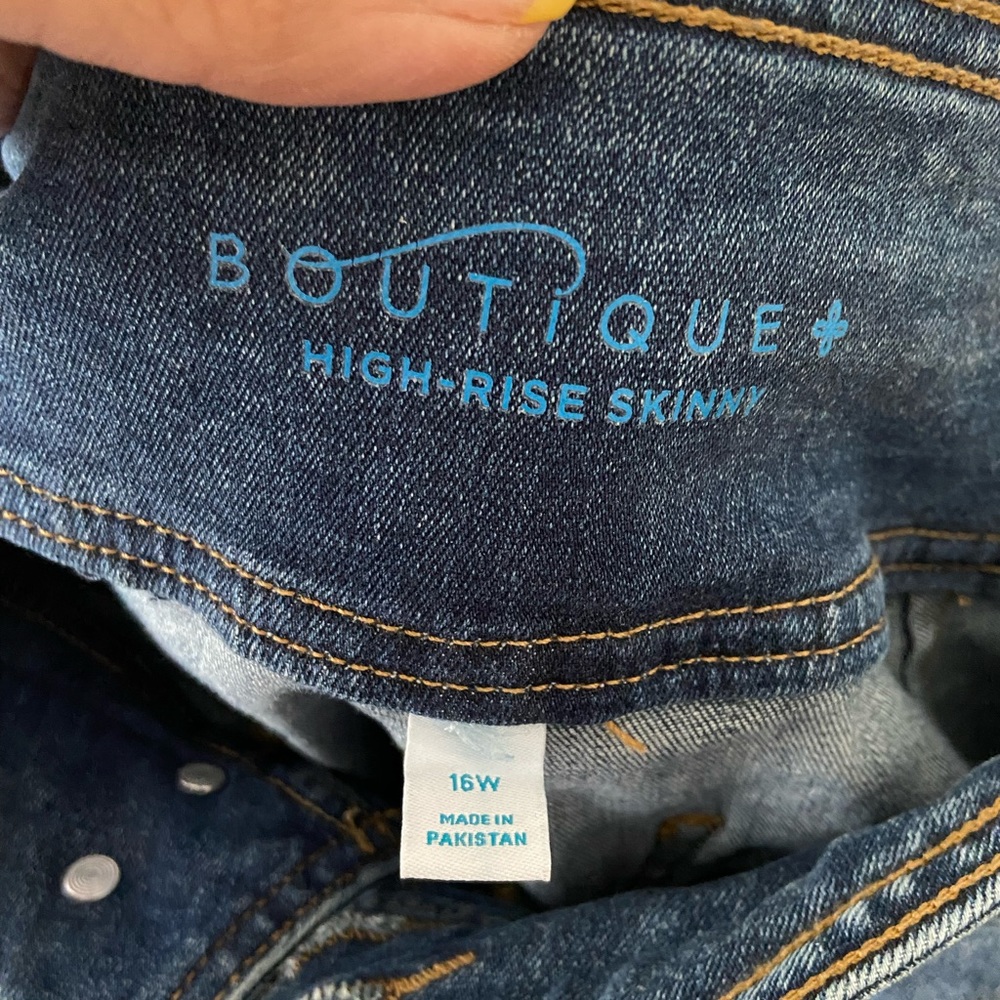 Three Button High Rise Skinny Jeans - Picture 5 of 5